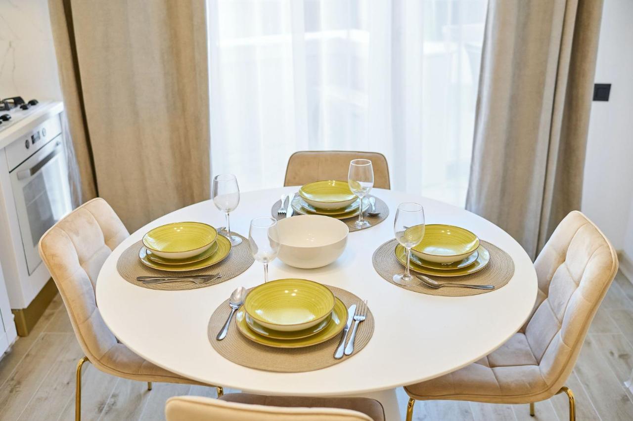 Mg Brothers Apartment In Infinity Beach Resort Mamaia Kültér fotó
